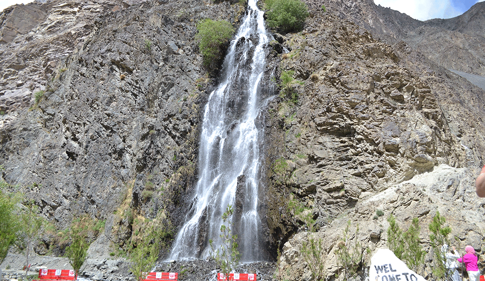 Day Excursion to Manthoka Waterfall