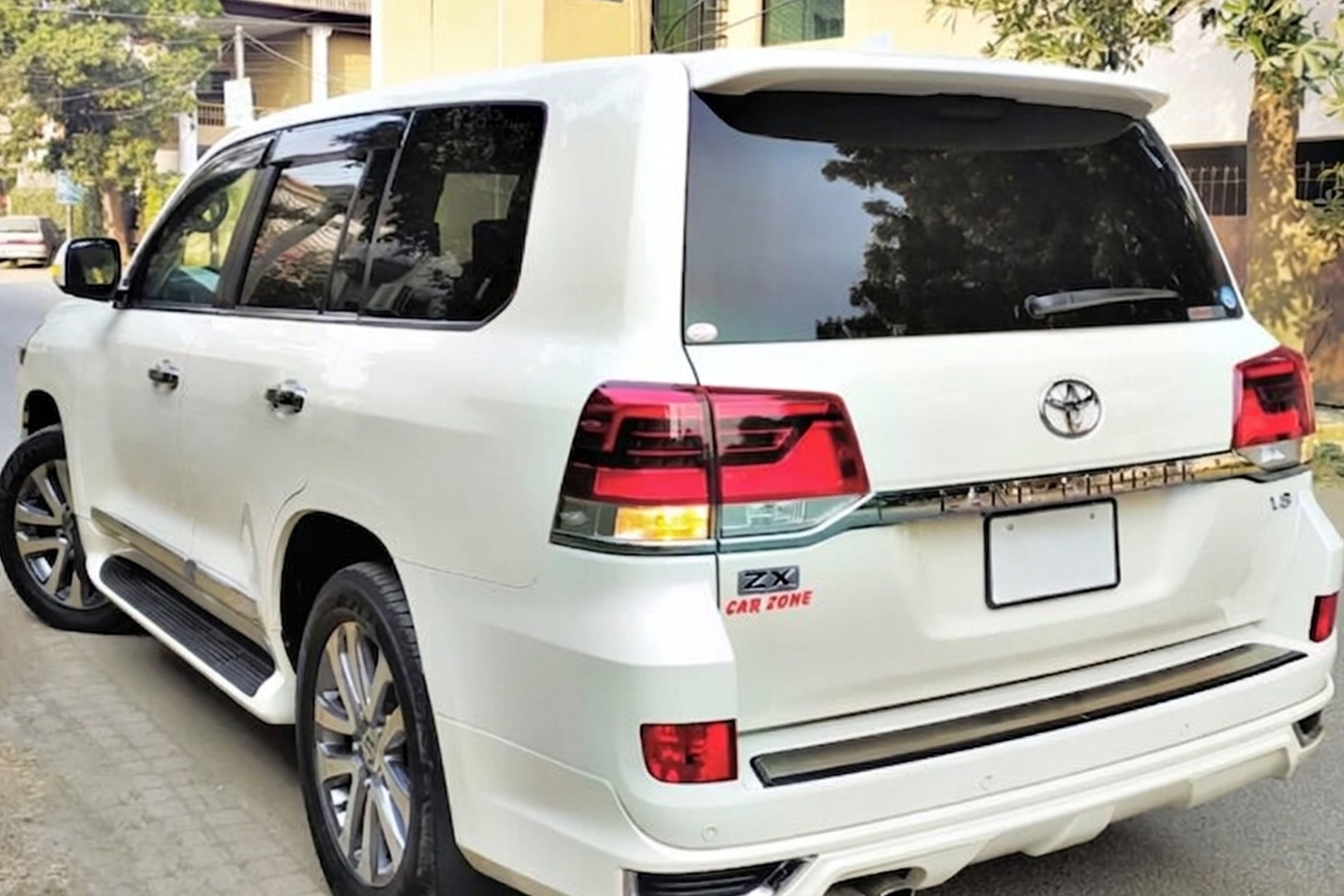 Toyota Land Cruiser V8 ZX