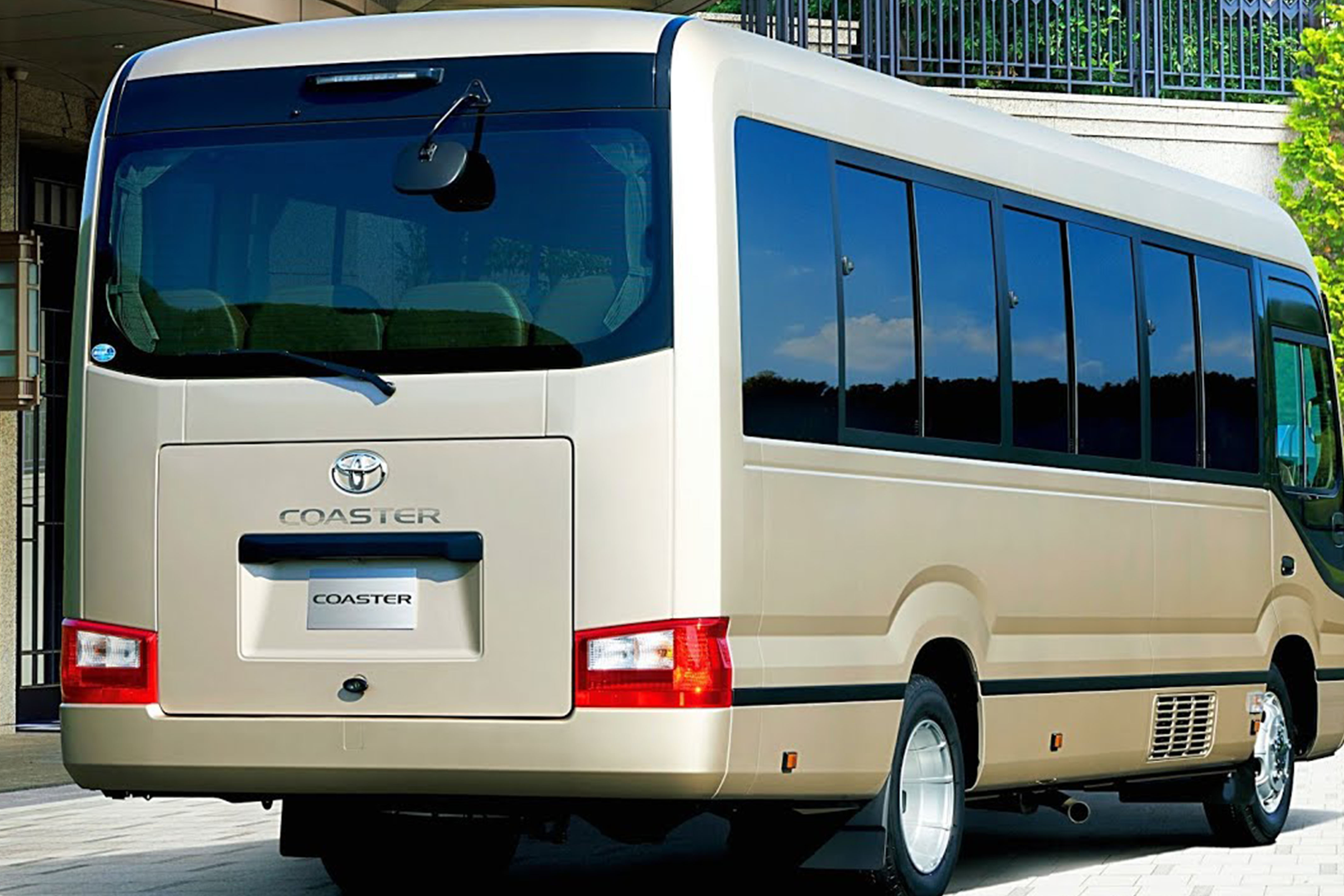 Toyota Coaster Saloon 5c