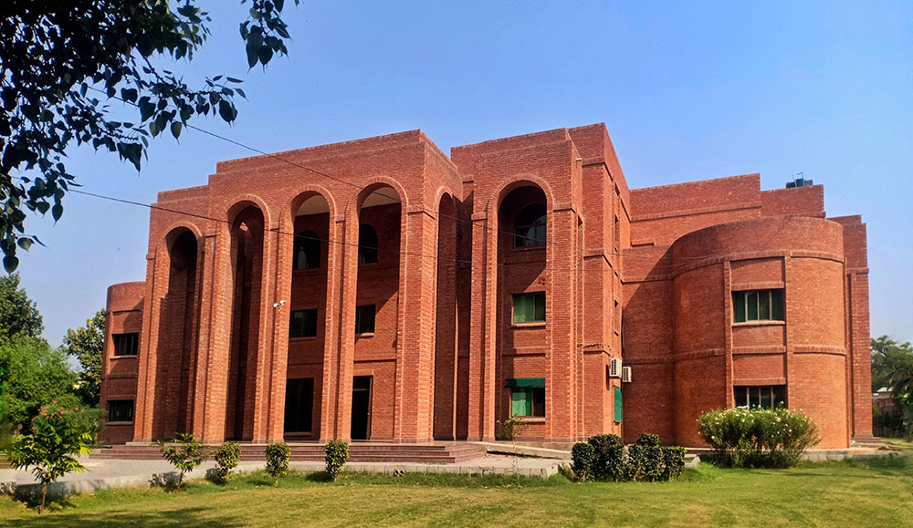 Brief Day Plan: Faisalabad from Lahore