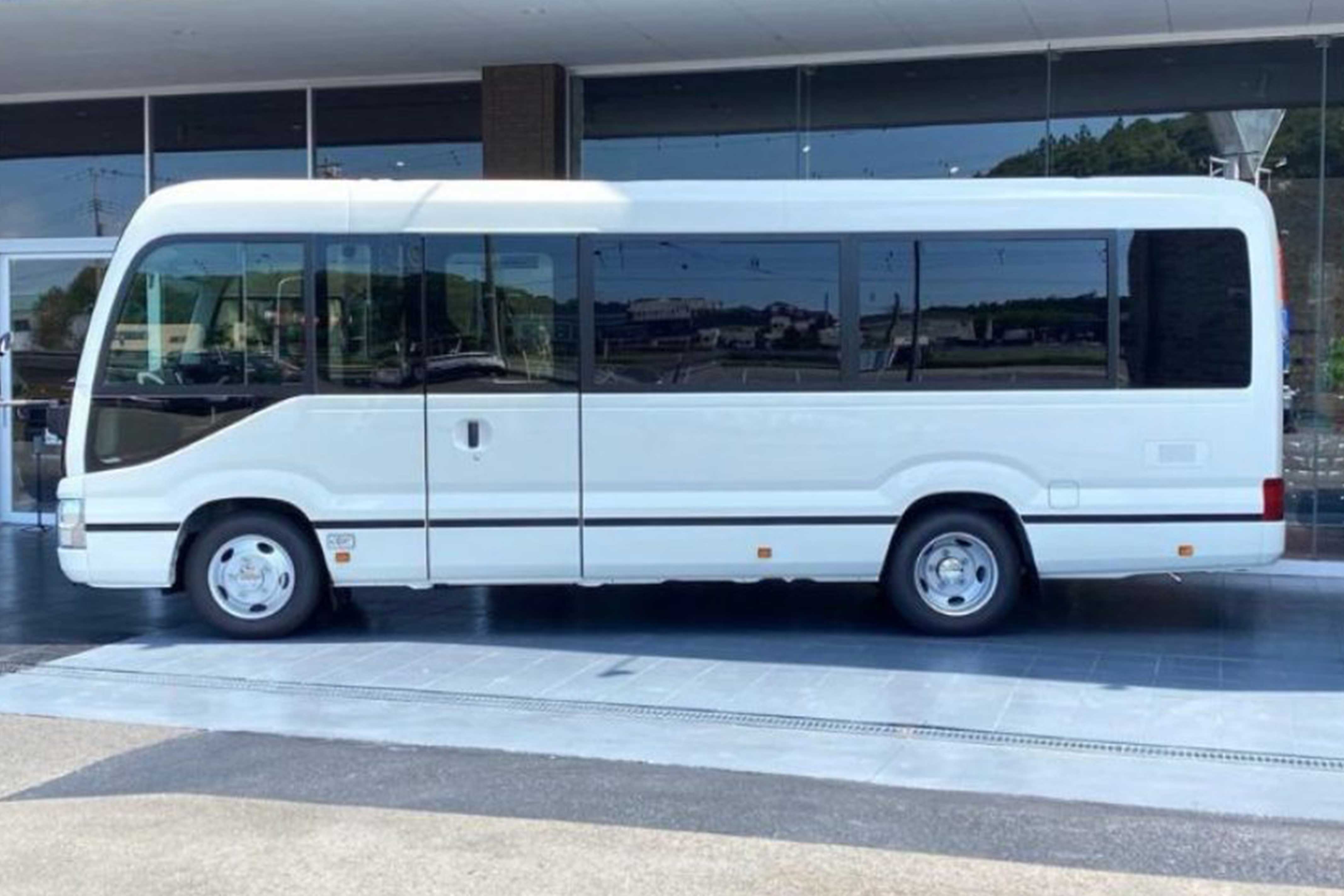 Toyota Coaster Saloon 5c
