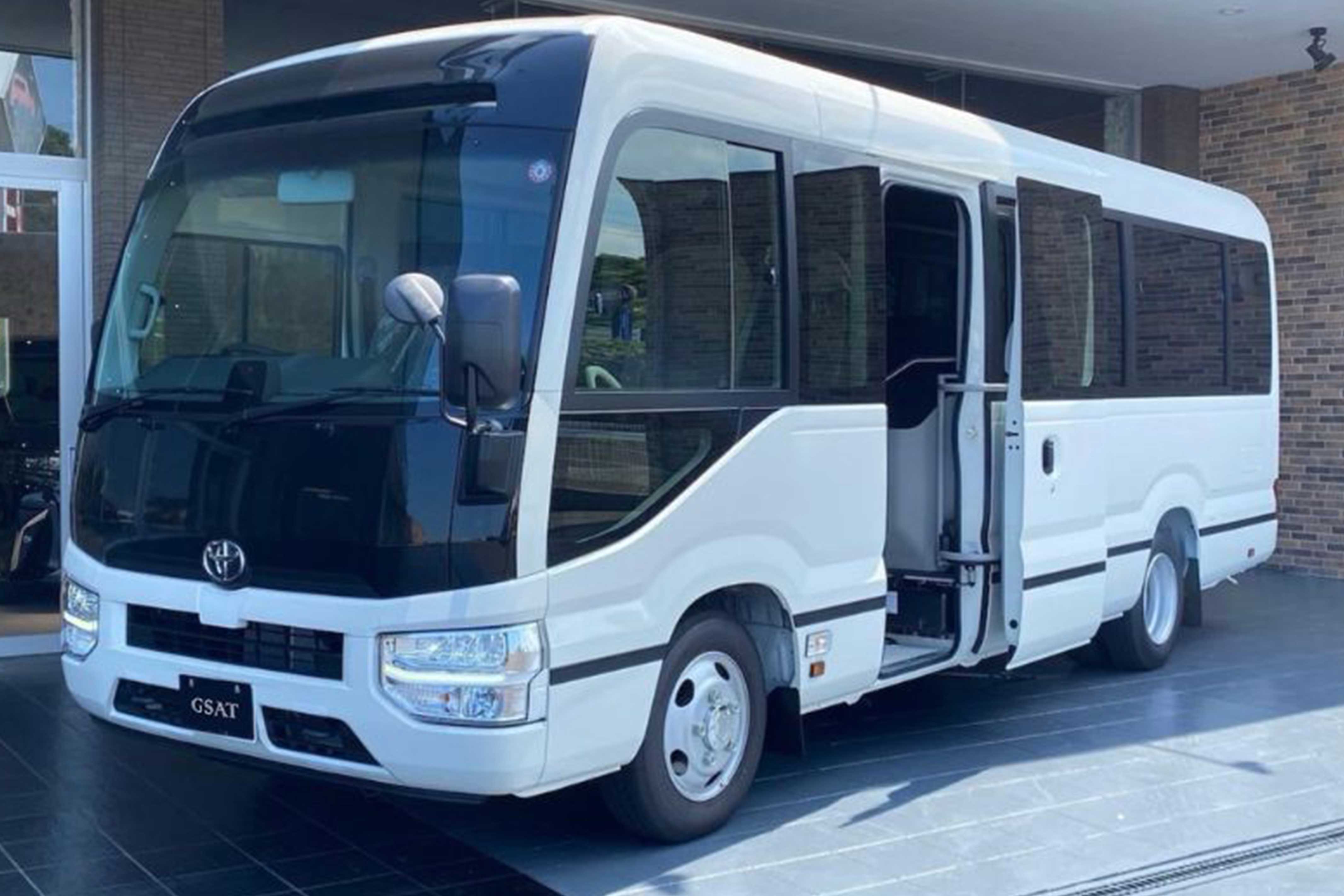 Toyota Coaster Saloon 5c